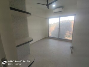 Room in 2 BHK Apartment at Kanakia Silicon Valley, Powai – for Rent