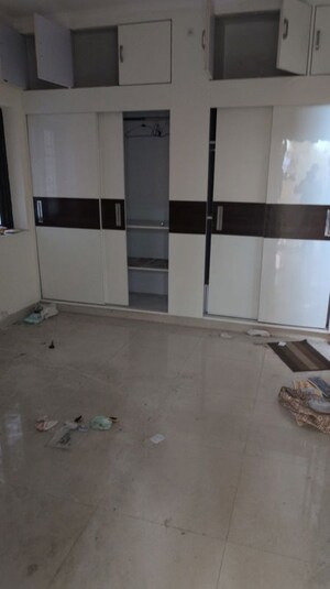 Room in 4 BHK Apartment at Jan Vikas CGHS, Sector 19 Dwarka – for Rent