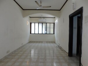 Room in 1 BHK Apartment at Surat Bahar Apartments, Azad Nagar Colaba – for Sale