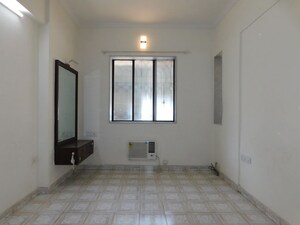 Room in 1 BHK Apartment at Surat Bahar Apartments, Azad Nagar Colaba – for Sale