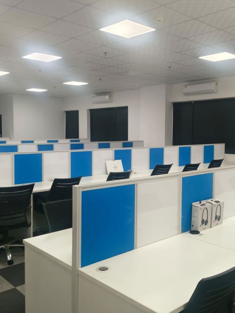 Team Area, sector 16 Commercial Office Space 5000 Sq.Ft. In Sector 16 Noida 10342121