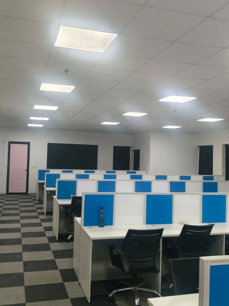 Team Area, sector 16 Commercial Office Space 5000 Sq.Ft. In Sector 16 Noida 10342121