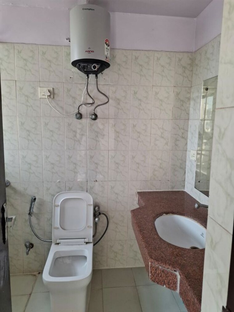 Bathroom, ansal-sushant-estate 3 Bedroom 1350 Sq.Ft. Apartment In Sector 52 Gurgaon 10342193