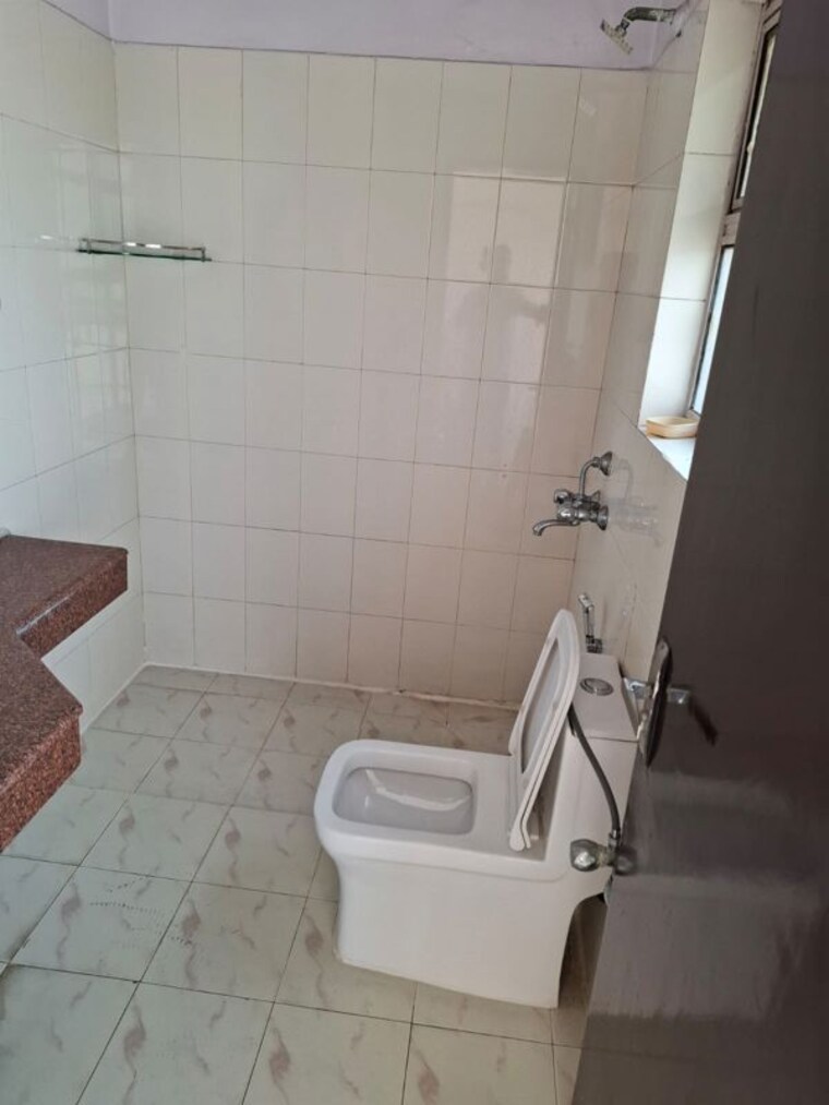 Bathroom, ansal-sushant-estate 1 Bedroom 800 Sq.Ft. Apartment In Sector 52 Gurgaon 10342238