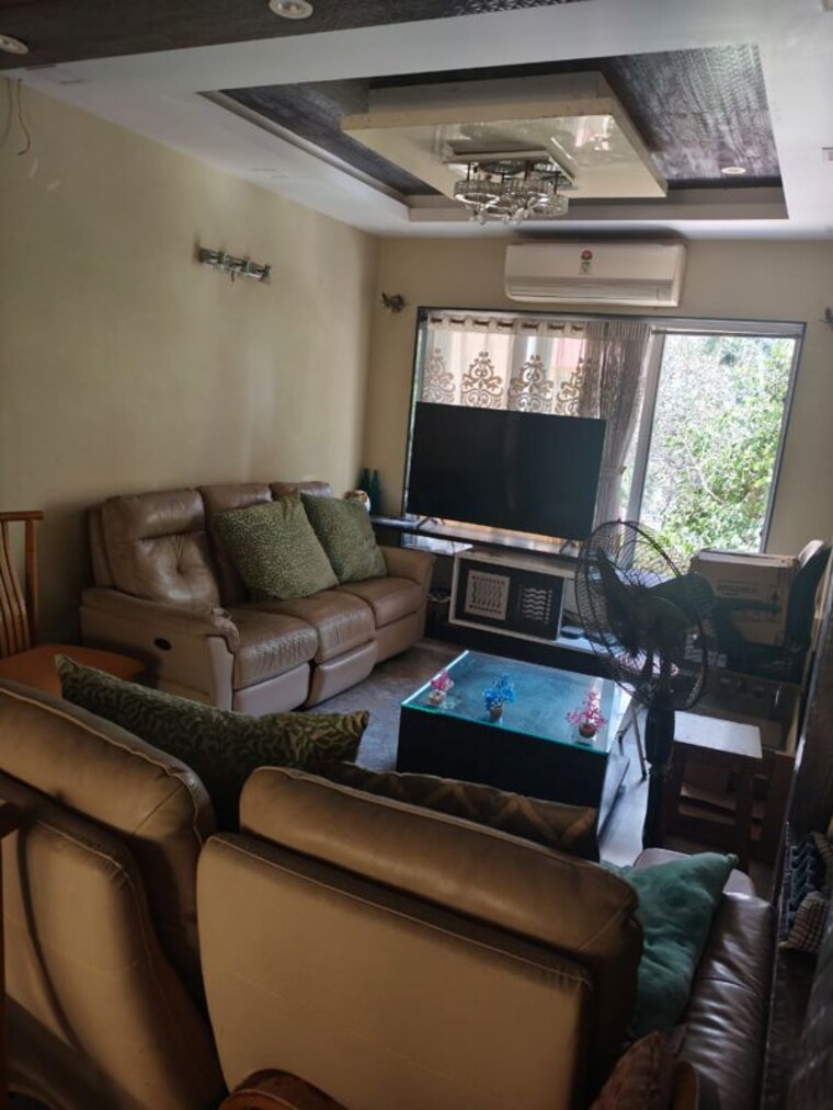 Living Room, maker-tower 2 Bedroom 1050 Sq.Ft. Apartment In Cuffe Parade Mumbai 10338496