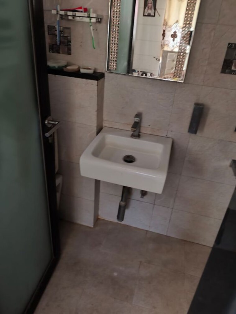 Bathroom, maker-tower 2 Bedroom 1050 Sq.Ft. Apartment In Cuffe Parade Mumbai 10338496