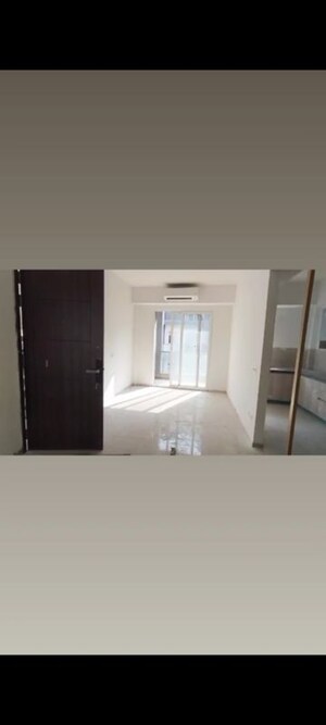 Room in 3 BHK Apartment at Smart World Orchard, Sector 61 – for Sale