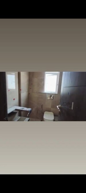 Bathroom in 2.5 BHK Apartment at Smart World Orchard, Sector 61 – for Rent