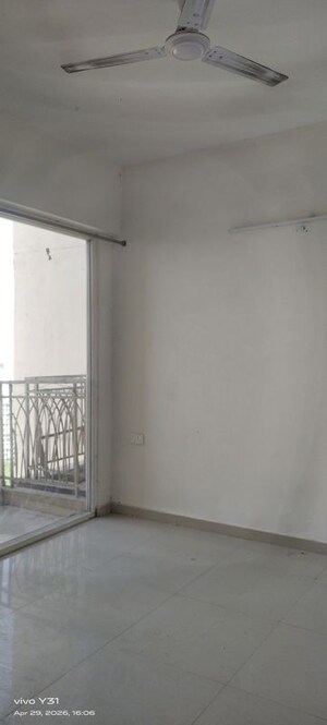 Room in  Apartment at Mahagun My Woods, Sector 16c Greater Noida – for Rent