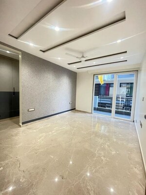 Room in 4 BHK Builder Floor at Sector 46 – for Sale