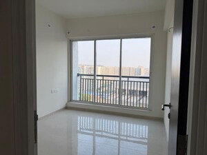 Room in 2 BHK Apartment at Seawoods – for Rent