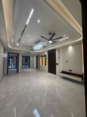Room in 3.5 BHK Builder Floor at Anant Raj Ashok Estate, Sector 63a – for Sale