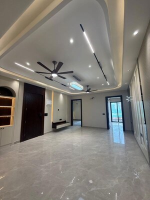 Room in 3.5 BHK Builder Floor at Anant Raj Ashok Estate, Sector 63a – for Sale