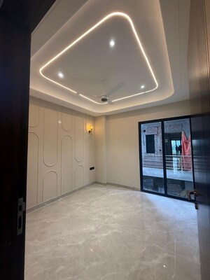 Room in 3.5 BHK Builder Floor at Anant Raj Ashok Estate, Sector 63a – for Sale