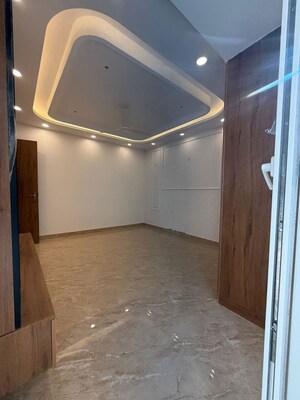 Room in 3 BHK Builder Floor at South City 2 – for Sale