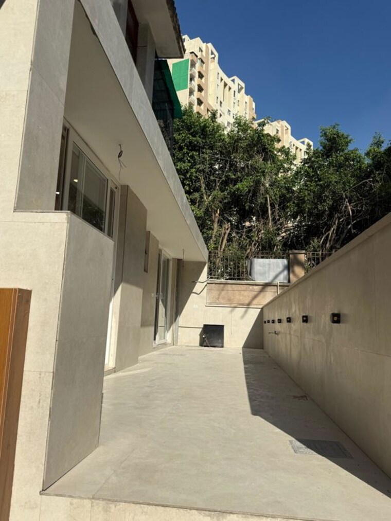 Balcony, south city 2 3 Bedroom 311 Sq.Yd. Builder Floor In South City 2 Gurgaon 10342260