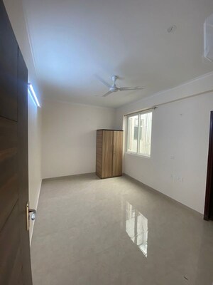 Room in 3 BHK Apartment at Lalarpura – for Rent