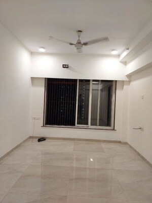 2 BHK Apartment For Rent in Shah Arcade II, Malad East