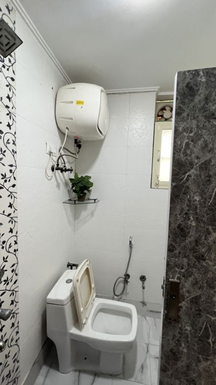 Bathroom, sector 6 dwarka 3 Bedroom 1900 Sq.Ft. Apartment In Sector 6 Dwarka Delhi 10342352