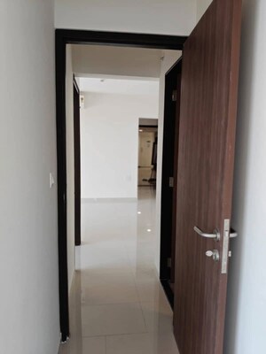 2 BHK Apartment – Entrance View at Lodha Amara, Kolshet Road - for Rent