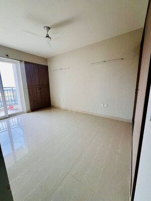 Room in 2 BHK Apartment at Eldeco Live By The Greens, Sector 150 – for Rent