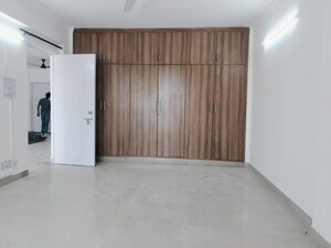 Room in 3 BHK Apartment at Vasant Kunj – for Rent