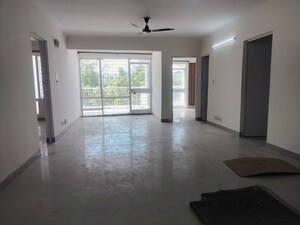 Room in 3 BHK Apartment at Vasant Kunj – for Rent