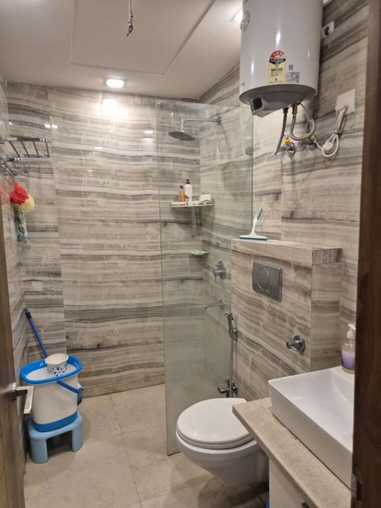 Bathroom, bptp-district-3 3 Bedroom 17500000 Sq.Ft. Builder Floor In Sector 85 Faridabad 10342426