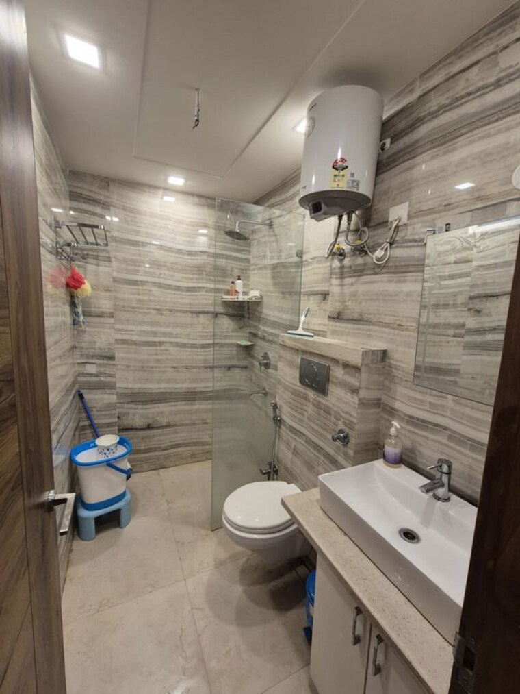 Bathroom, bptp-district-3 3 Bedroom 17500000 Sq.Ft. Builder Floor In Sector 85 Faridabad 10342426