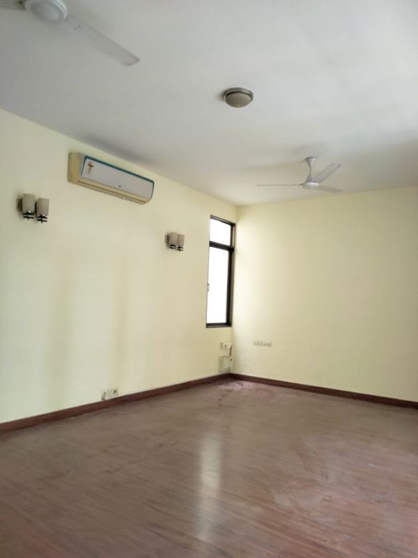 3 BHK + Servant Room Apartment For Rent in Emaar Emerald Floors Premier