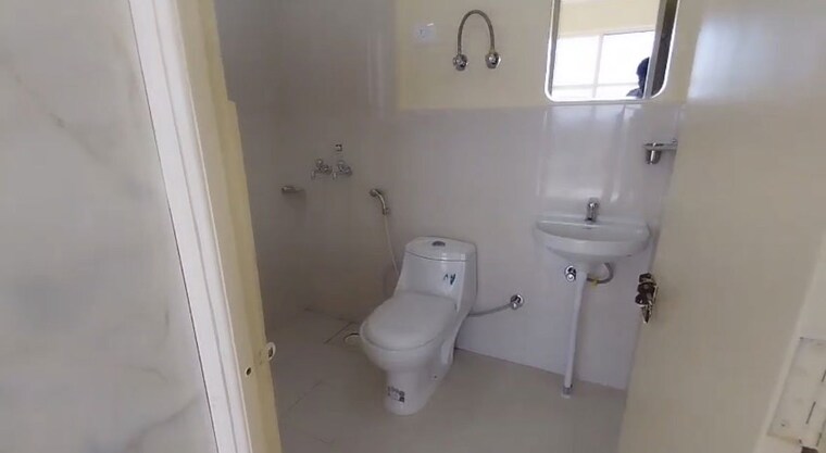 Bathroom, emaar-emerald-floors-premier 3 Bedroom 1600 Sq.Ft. Apartment In Sector 65 Gurgaon 9921029