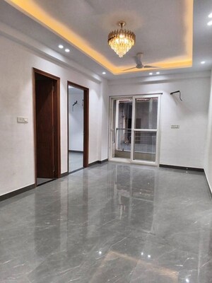 Room in 3 BHK Builder Floor at Saket – for Rent