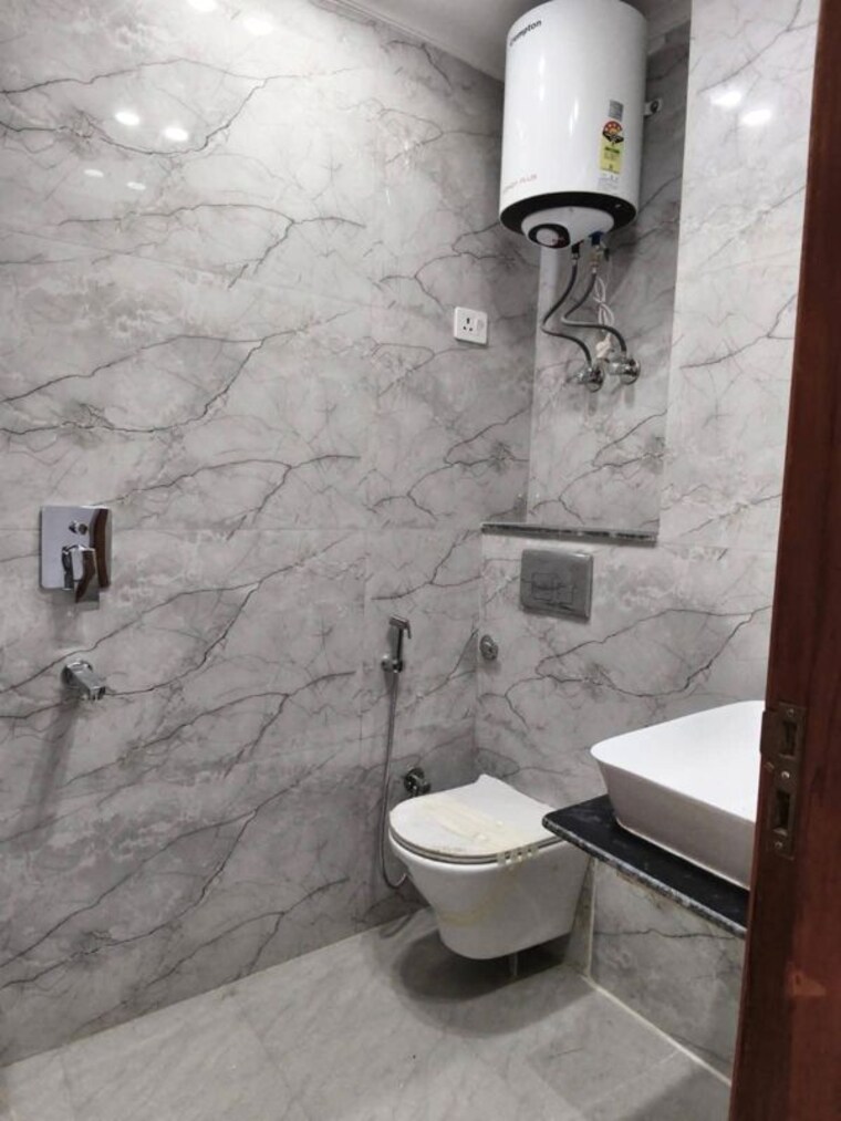 Bathroom, saket 3 Bedroom 1200 Sq.Ft. Builder Floor In Saket Delhi 10342475