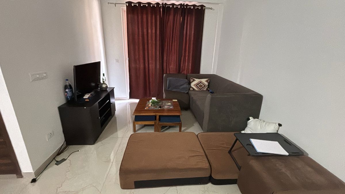 1 BHK + Pooja Room Apartment For Rent in Sector 61