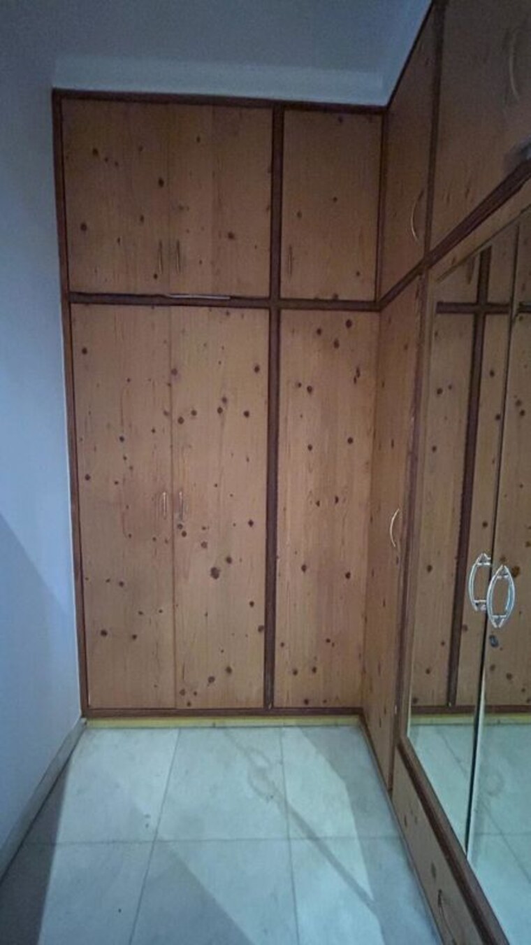Bathroom, sector 15a 6 Bedroom 250 Sq.Yd. Independent House In Sector 15a Faridabad 10342473