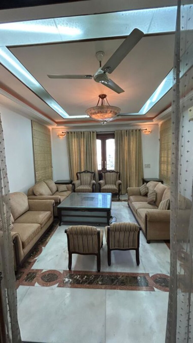 Living Room, sector 15a 6 Bedroom 250 Sq.Yd. Independent House In Sector 15a Faridabad 10342473