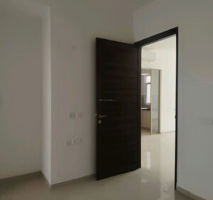  2.5 BHK Apartment at Smart World Orchard, Sector 61 – for Rent