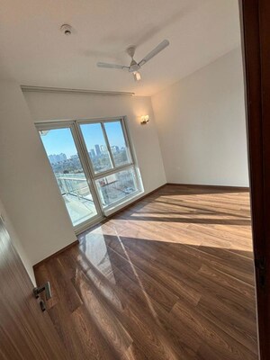 Room in 3.5 BHK Apartment at Conscient Hines Elevate, Sector 59 – for Rent