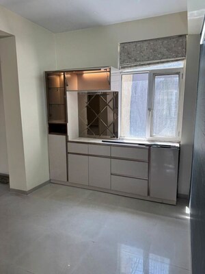 Room in 3 BHK Apartment at Trishla City, Patiala Road – for Rent