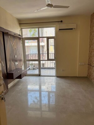 Room in 3 BHK Apartment at Trishla City, Patiala Road – for Rent