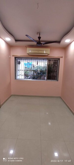 Room in 1 RK Apartment at Dheeraj Savera 1, Borivali East – for Rent
