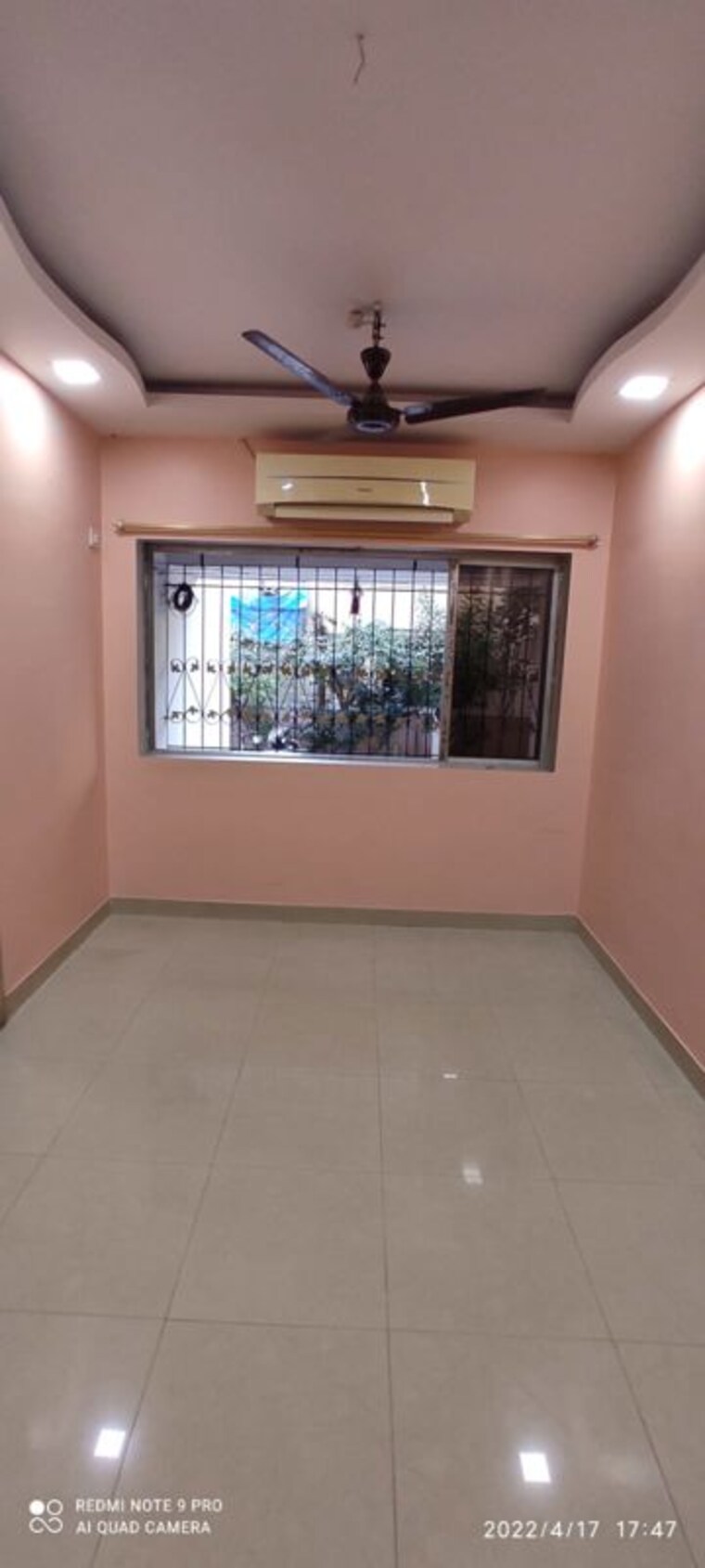Room, dheeraj-savera-1 1 RK 350 Sq.Ft. Apartment In Borivali East Mumbai 10342570