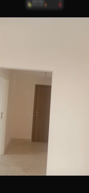Room in 2.5 BHK Apartment at Ireo The Corridors, Sector 67a – for Rent