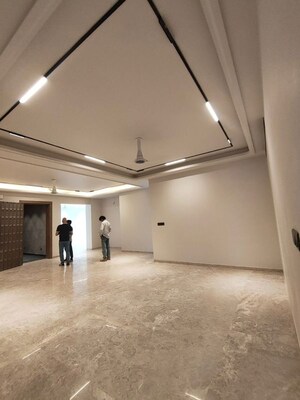 Room in 3 BHK Apartment at Saket – for Rent