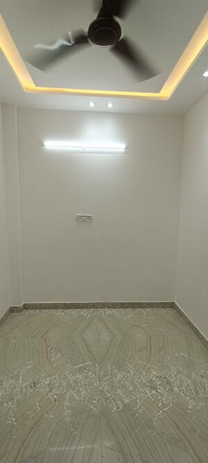 Room in 1 BHK Builder Floor at Rohini Sector 8 – for Sale