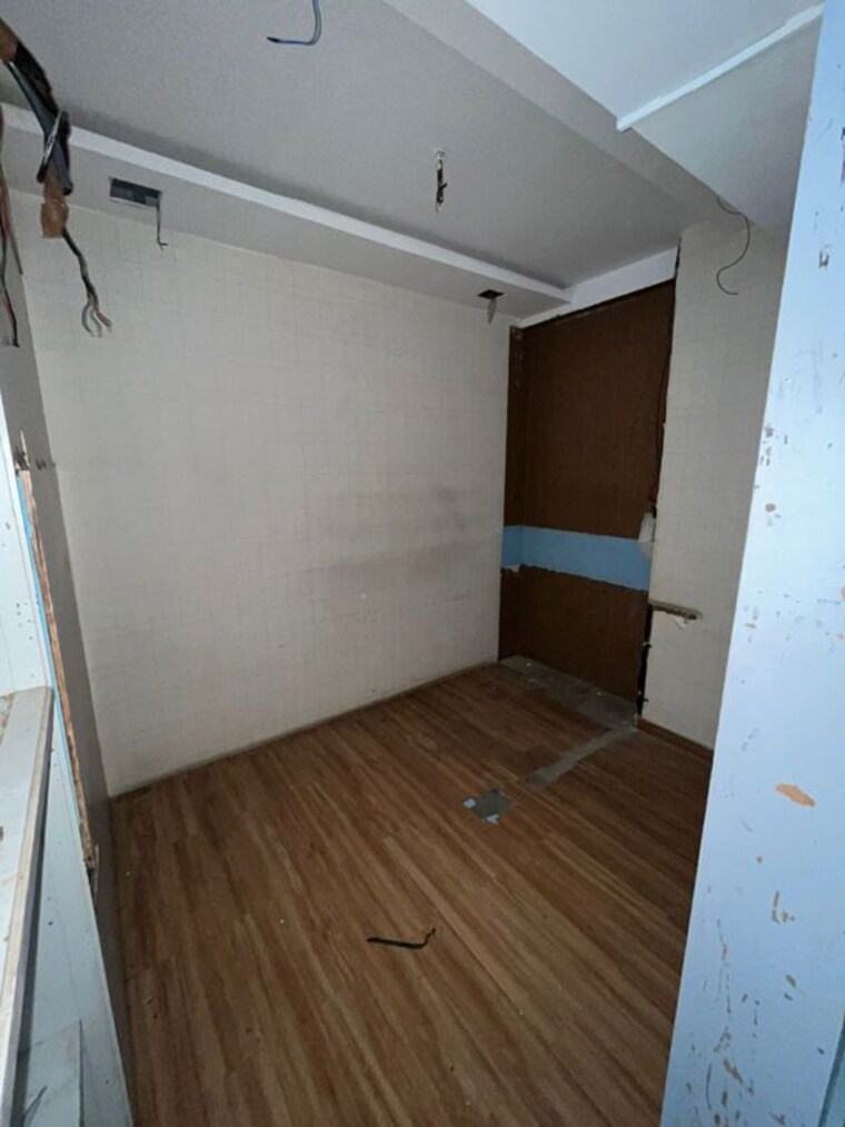 Team Area, ghantali-chs Commercial Shop 1200 Sq.Ft. In Naupada Thane 10342663