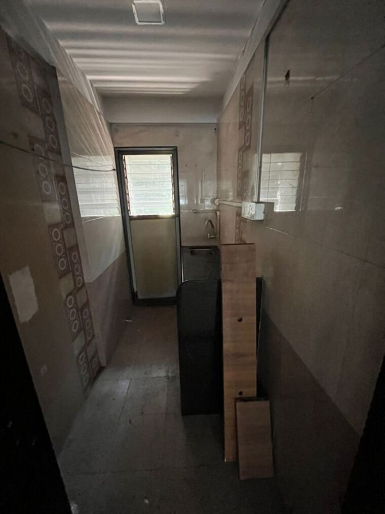 Bathroom, ghantali-chs Commercial Shop 1200 Sq.Ft. In Naupada Thane 10342663