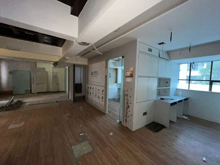  Parking, ghantali-chs Commercial Shop 1200 Sq.Ft. In Naupada Thane 10342663