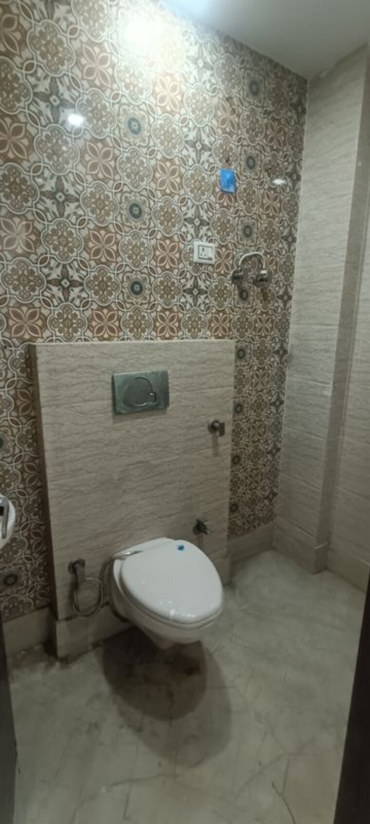 Bathroom, rohini sector 8 3 Bedroom 750 Sq.Ft. Builder Floor In Rohini Sector 8 Delhi 10342684