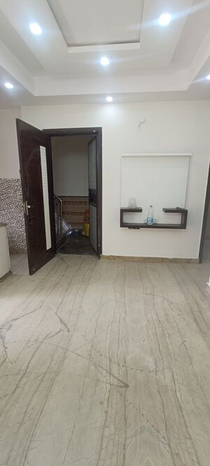 Room in 3 BHK Builder Floor at Rohini Sector 8 – for Rent